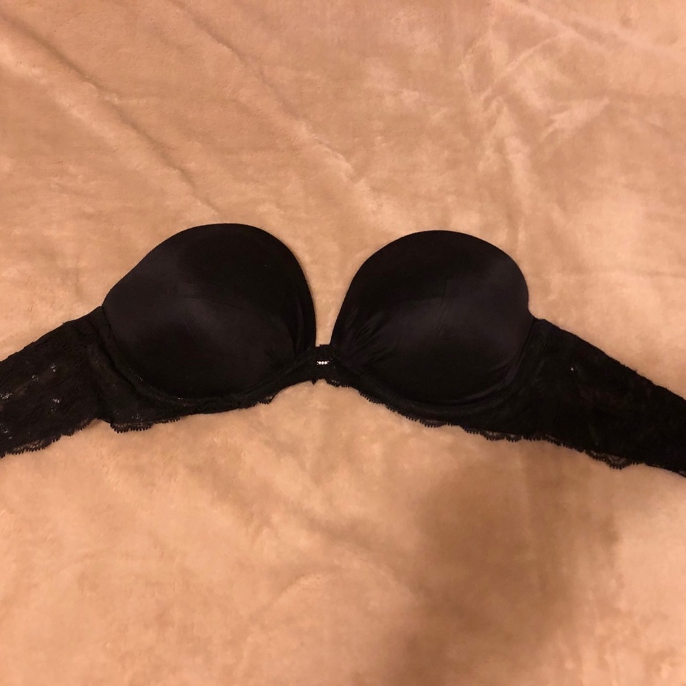 Strapless Victoria’s Secret bra 32D